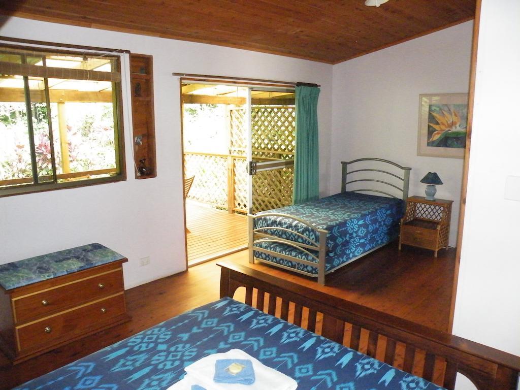 Epiphyte B & B Cow Bay Room photo